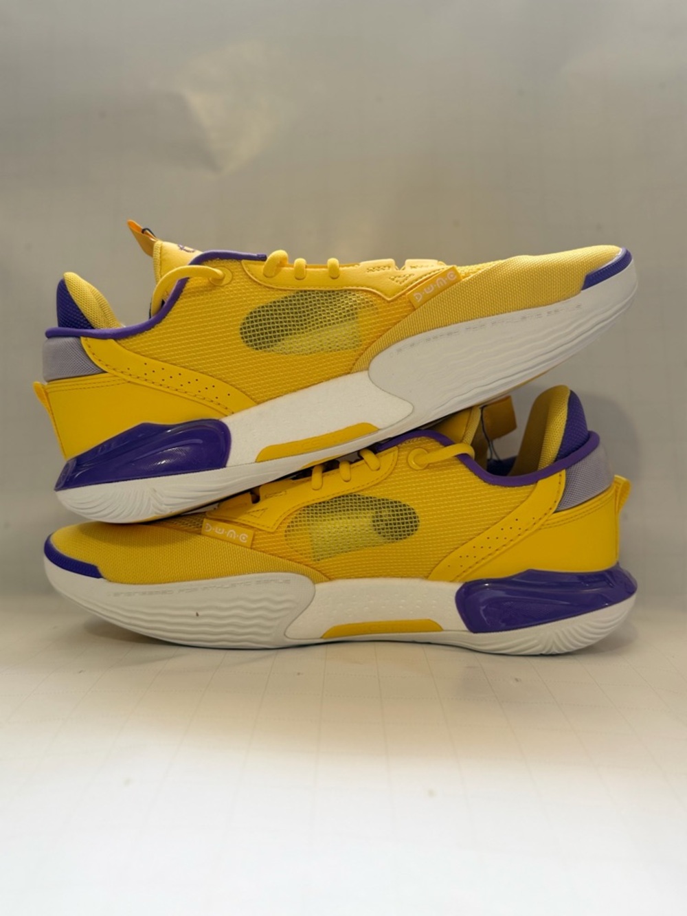 Nike Men's Yellow and Purple Low-Top Sneakers